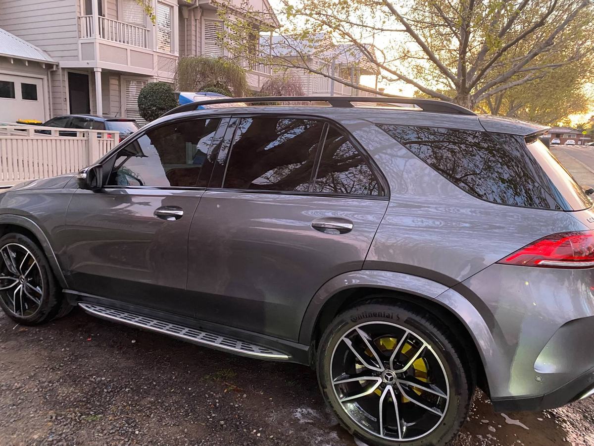 Mercedes-Benz GLE side profile after a detail